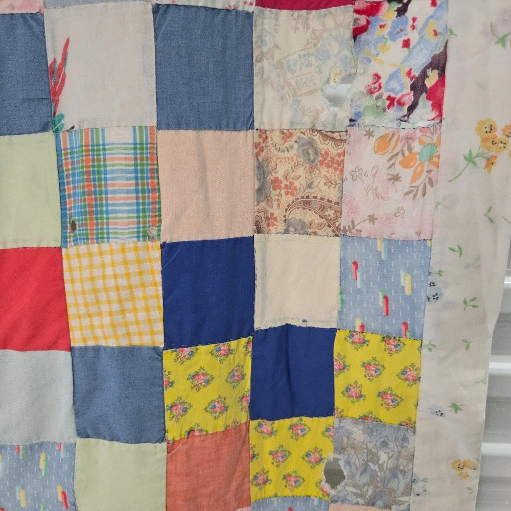 VTG Handmade Scrappy Patchwork Quilt Distressed 70x84 Scrap Fabric Floral Border